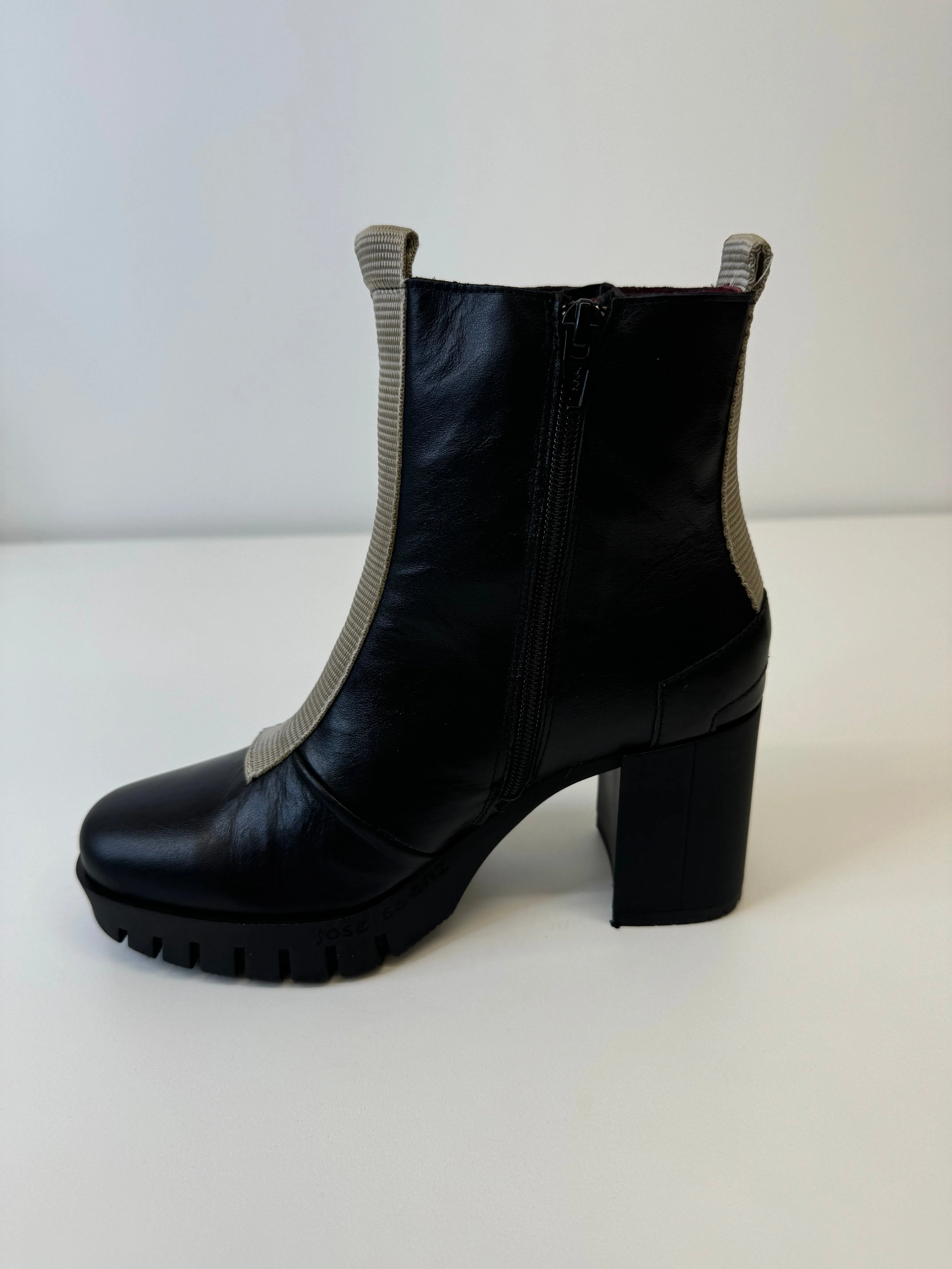 JOSE SAENZ Black & Beige Boot